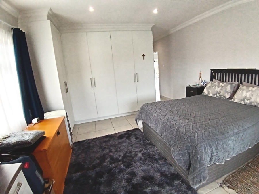 4 Bedroom Property for Sale in Dolphin Creek Golf Estate Western Cape